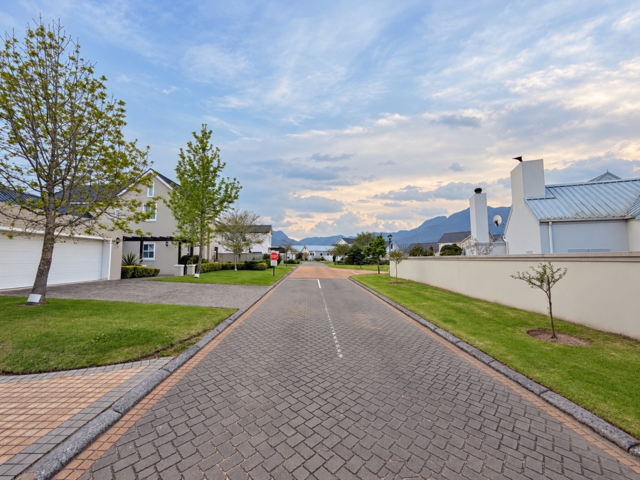 5 Bedroom Property for Sale in Kingswood Golf Estate Western Cape